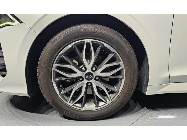 Kia K5 - автомобили, коли, обяви за нови и употребявани 4