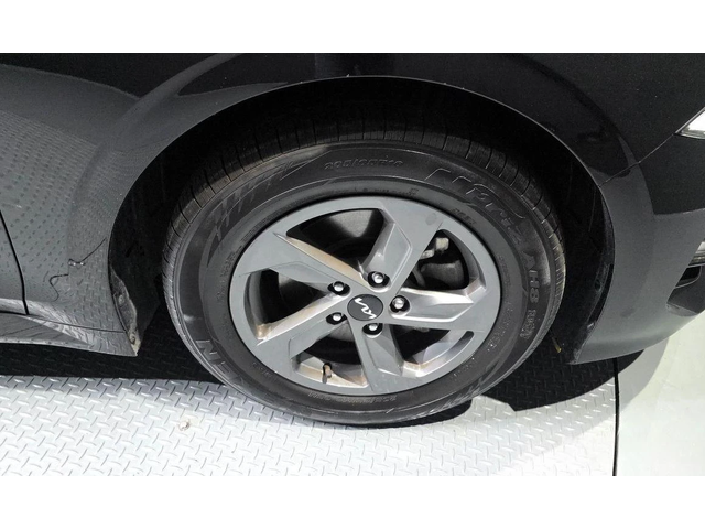 Kia K5 - автомобили, коли, обяви за нови и употребявани 4