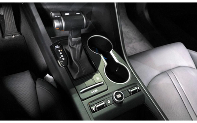 Kia K5 - автомобили, коли, обяви за нови и употребявани 8