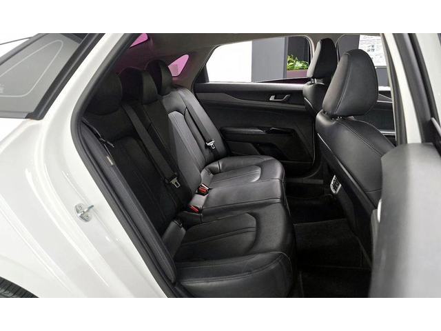 Kia K5 - автомобили, коли, обяви за нови и употребявани 11