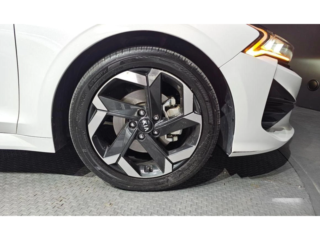 Kia K5 - автомобили, коли, обяви за нови и употребявани 4