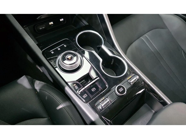 Kia K5 - автомобили, коли, обяви за нови и употребявани 8