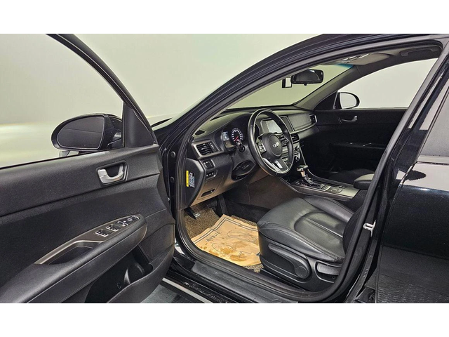 Kia K5 - автомобили, коли, обяви за нови и употребявани 9