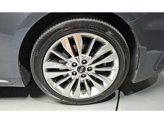 Kia K5 - автомобили, коли, обяви за нови и употребявани 4