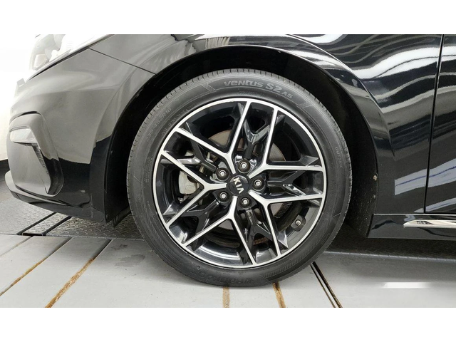 Kia K5 - автомобили, коли, обяви за нови и употребявани 4