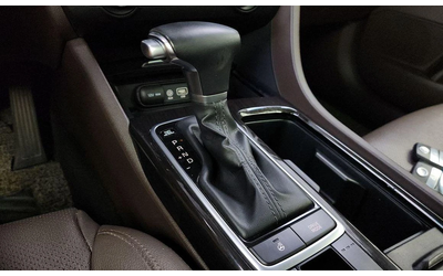 Kia K5 - автомобили, коли, обяви за нови и употребявани 8