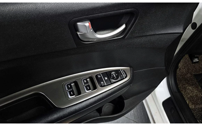 Kia K5 - автомобили, коли, обяви за нови и употребявани 13