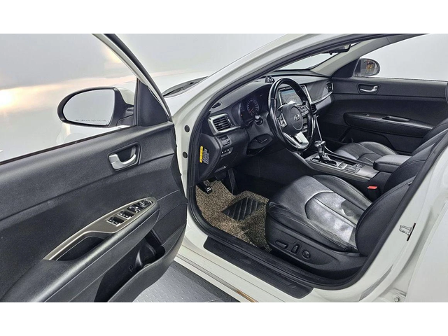 Kia K5 - автомобили, коли, обяви за нови и употребявани 9