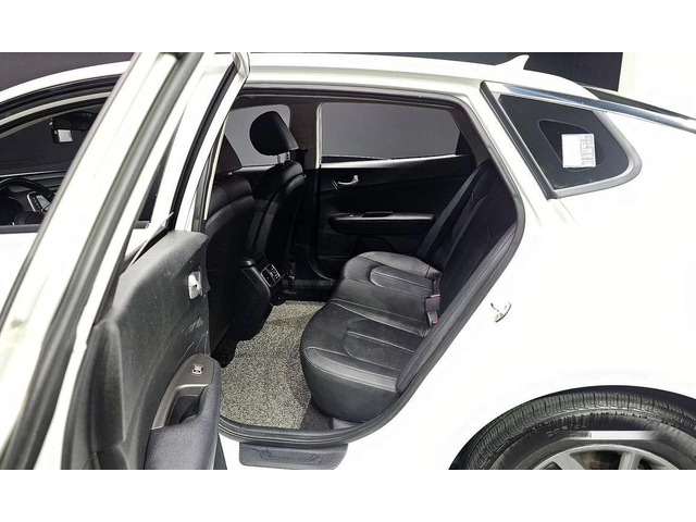 Kia K5 - автомобили, коли, обяви за нови и употребявани 10