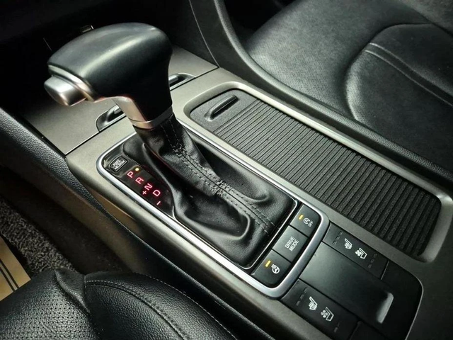 Kia K5 - автомобили, коли, обяви за нови и употребявани 10