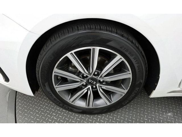 Kia K5 - автомобили, коли, обяви за нови и употребявани 4