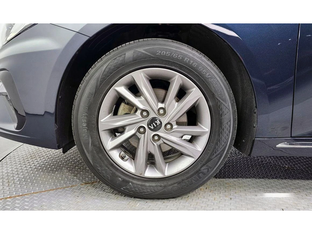 Kia K5 - автомобили, коли, обяви за нови и употребявани 4