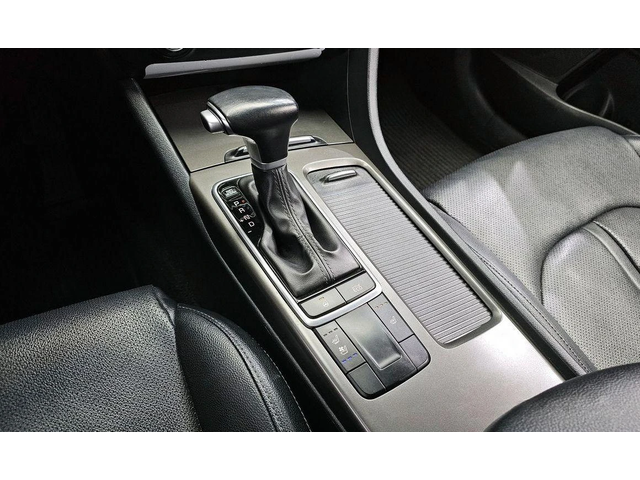 Kia K5 - автомобили, коли, обяви за нови и употребявани 8