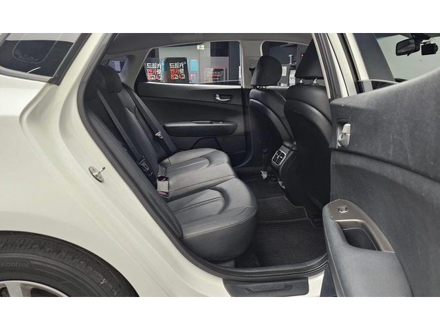 Kia K5 - автомобили, коли, обяви за нови и употребявани 11