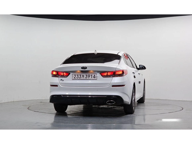 Kia K5 - автомобили, коли, обяви за нови и употребявани 3