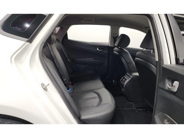 Kia K5 - автомобили, коли, обяви за нови и употребявани 11