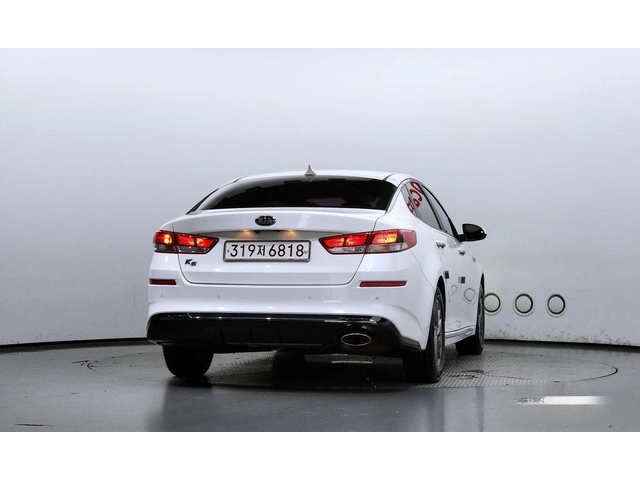 Kia K5 - автомобили, коли, обяви за нови и употребявани 3