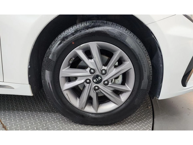 Kia K5 - автомобили, коли, обяви за нови и употребявани 4