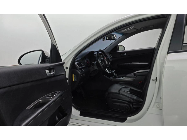 Kia K5 - автомобили, коли, обяви за нови и употребявани 9