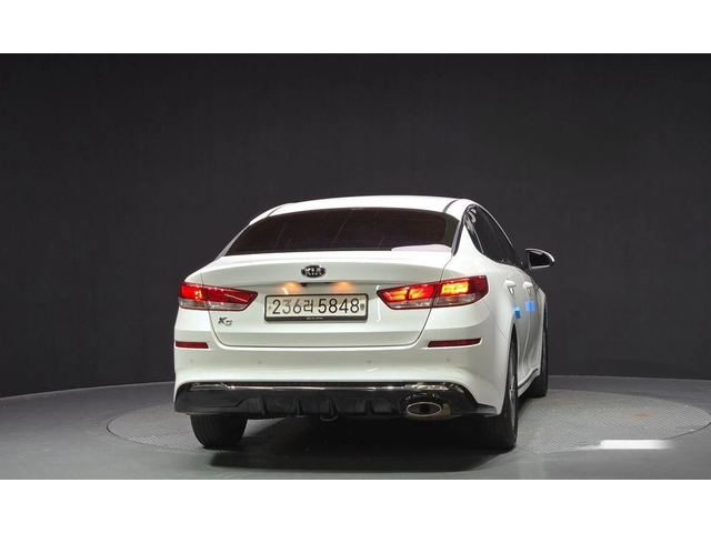 Kia K5 - автомобили, коли, обяви за нови и употребявани 3