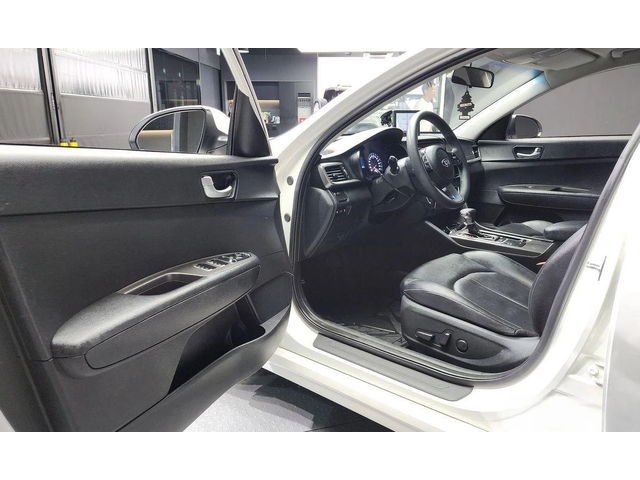 Kia K5 - автомобили, коли, обяви за нови и употребявани 9