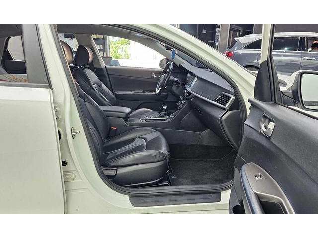 Kia K5 - автомобили, коли, обяви за нови и употребявани 10