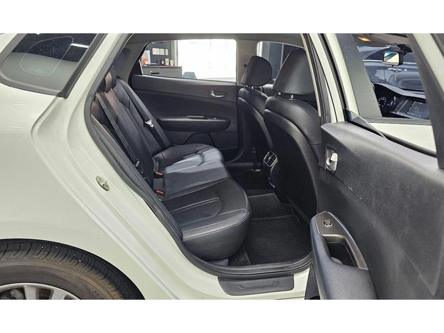 Kia K5 - автомобили, коли, обяви за нови и употребявани 11