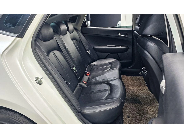 Kia K5 - автомобили, коли, обяви за нови и употребявани 11