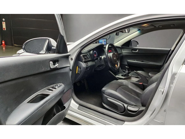 Kia K5 - автомобили, коли, обяви за нови и употребявани 10