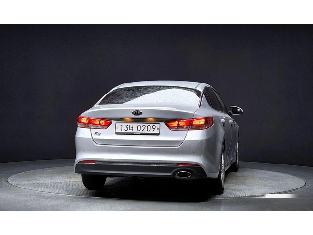 Kia K5 - автомобили, коли, обяви за нови и употребявани 3