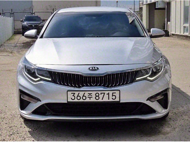 Kia K5 - автомобили, коли, обяви за нови и употребявани 1