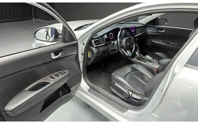 Kia K5 - автомобили, коли, обяви за нови и употребявани 9