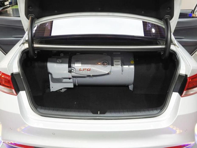 Kia K5 LPG - автомобили, коли, обяви за нови и употребявани 4