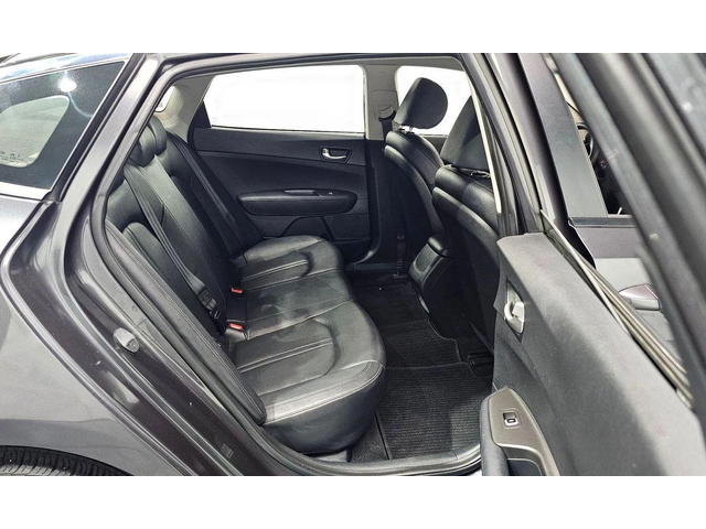 Kia K5 - автомобили, коли, обяви за нови и употребявани 10