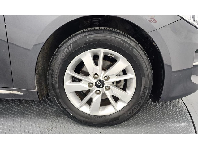 Kia K5 - автомобили, коли, обяви за нови и употребявани 4