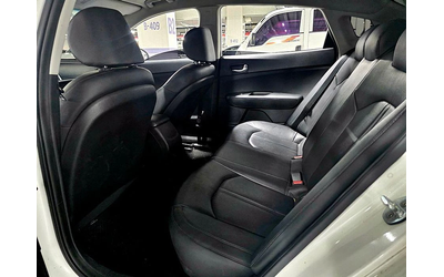 Kia K5 - автомобили, коли, обяви за нови и употребявани 8