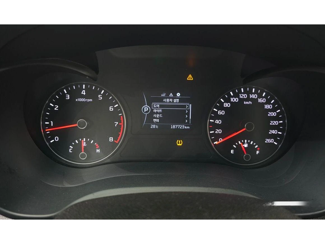 Kia K5 LPG - автомобили, коли, обяви за нови и употребявани 7