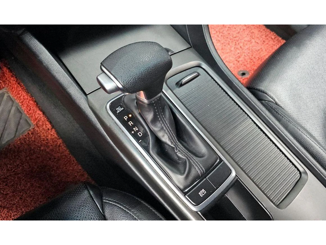 Kia K5 LPG - автомобили, коли, обяви за нови и употребявани 8