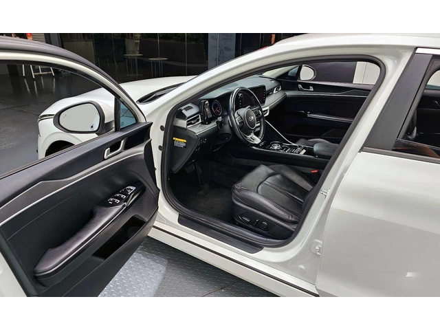 Kia K5 - автомобили, коли, обяви за нови и употребявани 10