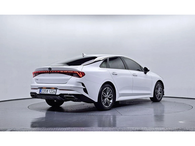 Kia K5 - автомобили, коли, обяви за нови и употребявани 1