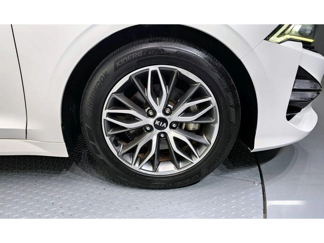 Kia K5 - автомобили, коли, обяви за нови и употребявани 4