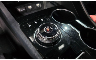 Kia K5 - автомобили, коли, обяви за нови и употребявани 8