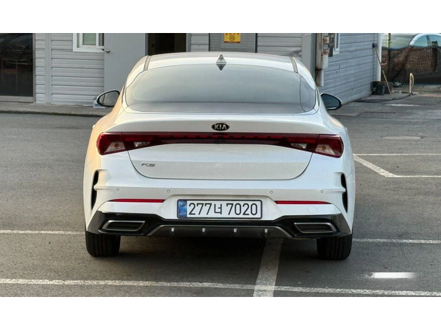 Kia K5 - автомобили, коли, обяви за нови и употребявани 3