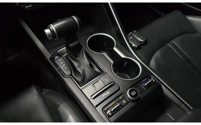 Kia K5 - автомобили, коли, обяви за нови и употребявани 8