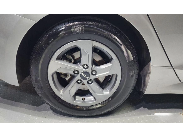 Kia K5 - автомобили, коли, обяви за нови и употребявани 3