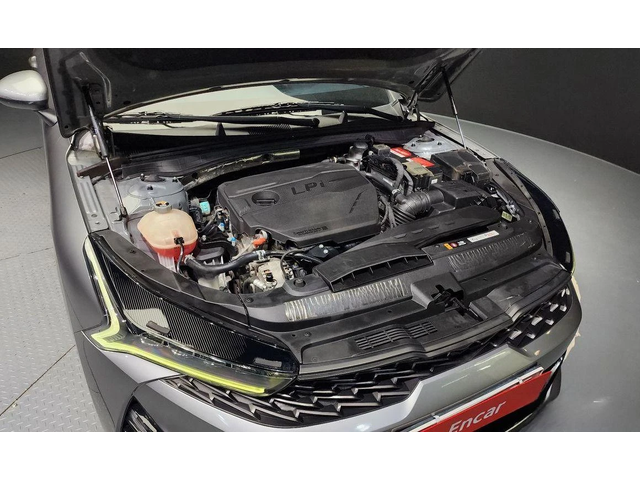 Kia K5 - автомобили, коли, обяви за нови и употребявани 4