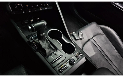 Kia K5 - автомобили, коли, обяви за нови и употребявани 8