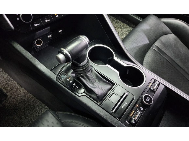 Kia K5 - автомобили, коли, обяви за нови и употребявани 8