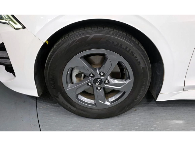 Kia K5 - автомобили, коли, обяви за нови и употребявани 4