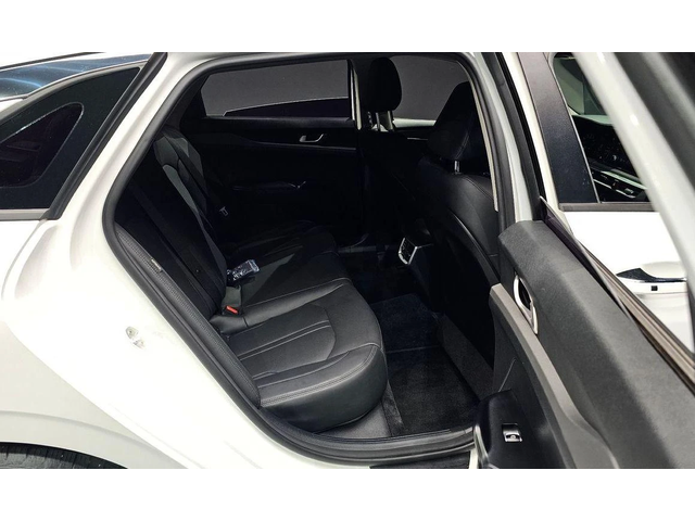 Kia K5 - автомобили, коли, обяви за нови и употребявани 10